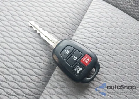 2015 Toyota Corolla Le z USA, uszkodzony, nr VIN 2T1BURHE2FC230381